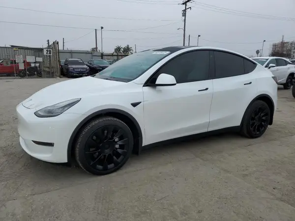 7SAYGDEE8NF422636 2022 TESLA MODEL Y - Image 1