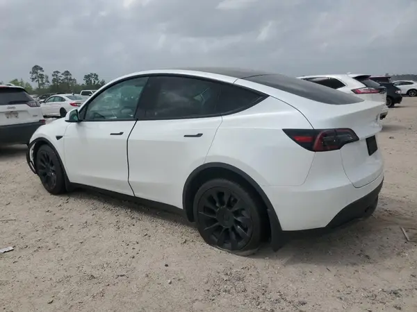 7SAYGDEE8NF431644 2022 TESLA MODEL Y - Image 2