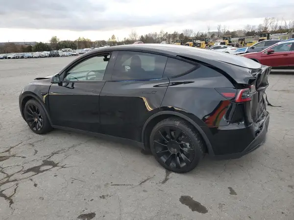 7SAYGDEE8NF432308 2022 TESLA MODEL Y - Image 2