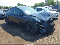 7SAYGDEE8NF434074 2022 TESLA MODEL Y