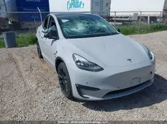 7SAYGDEE8NF434625 2022 TESLA MODEL Y
