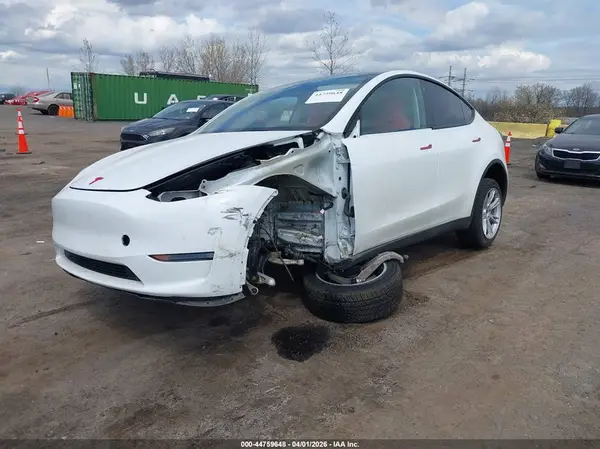 7SAYGDEE8NF436052 2022 TESLA MODEL Y - Image 2
