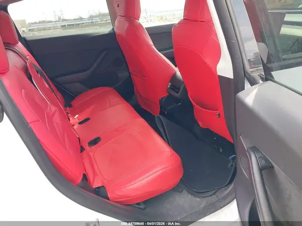 7SAYGDEE8NF436052 2022 TESLA MODEL Y - Image 8