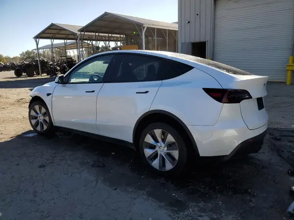 7SAYGDEE8NF443065 2022 TESLA MODEL Y - Image 2
