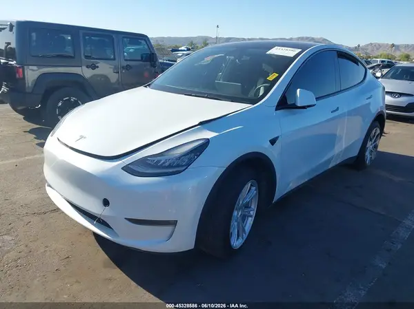 7SAYGDEE8NF449299 2022 TESLA MODEL Y - Image 2