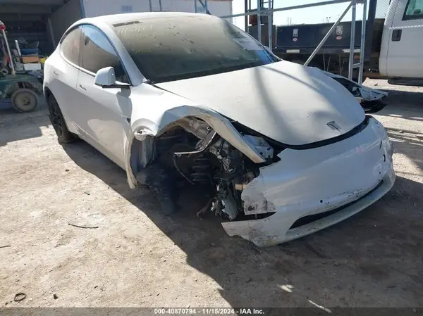 7SAYGDEE8NF450405 2022 TESLA MODEL Y - Image 1