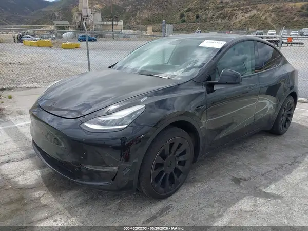 7SAYGDEE8NF455720 2022 TESLA MODEL Y - Image 2