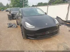 7SAYGDEE8NF468001 2022 TESLA MODEL Y
