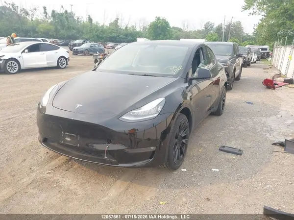 7SAYGDEE8NF468001 2022 TESLA MODEL Y - Image 2
