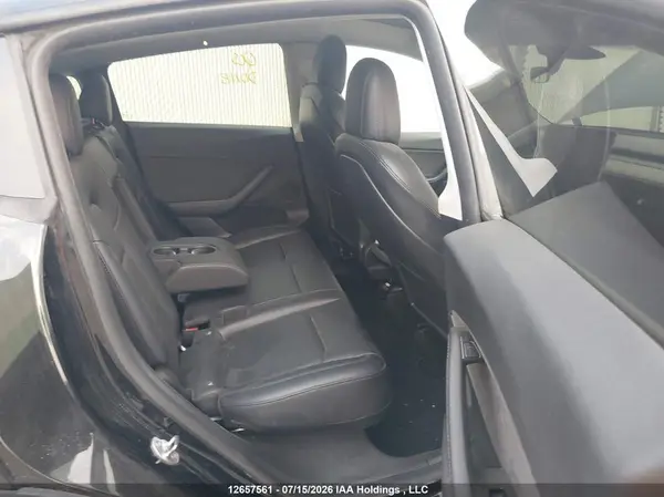 7SAYGDEE8NF468001 2022 TESLA MODEL Y - Image 8