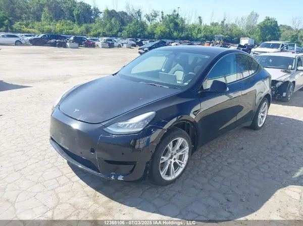 7SAYGDEE8NF468516 2022 TESLA MODEL Y - Image 2