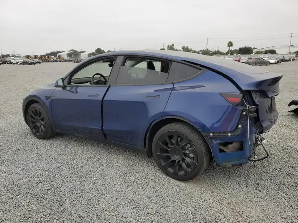 7SAYGDEE8NF481010 2022 TESLA MODEL Y - Image 2