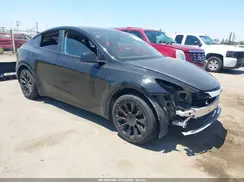 7SAYGDEE8NF481749 2022 TESLA MODEL Y