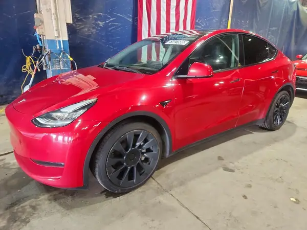 7SAYGDEE8NF481850 2022 TESLA MODEL Y - Image 1