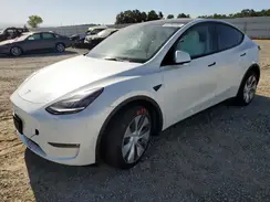 7SAYGDEE8NF485932 2022 TESLA MODEL Y
