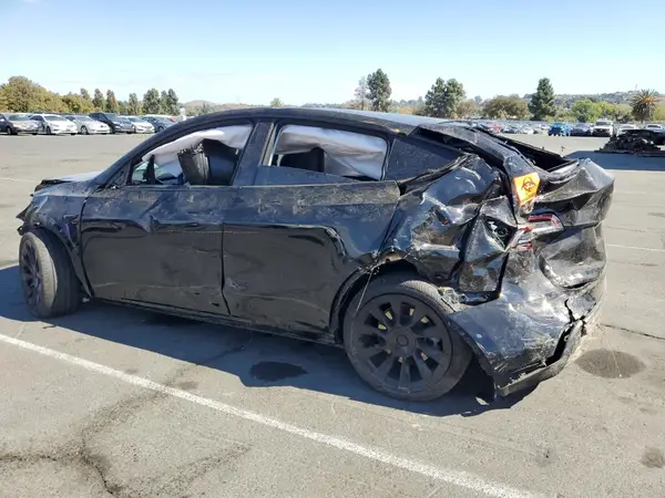 7SAYGDEE8NF488992 2022 TESLA MODEL Y - Image 2