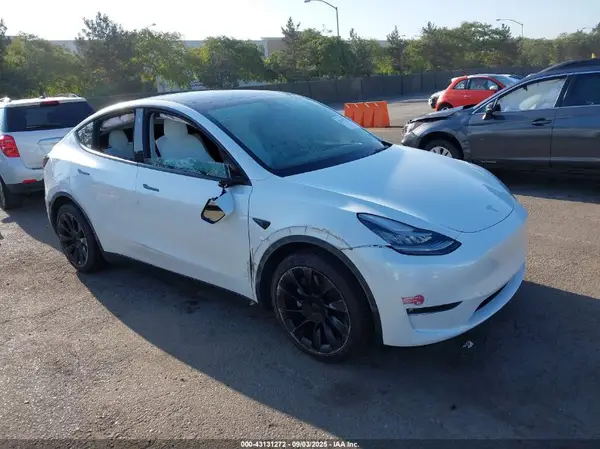 7SAYGDEE8NF491892 2022 TESLA MODEL Y - Image 1