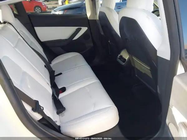7SAYGDEE8NF491892 2022 TESLA MODEL Y - Image 8