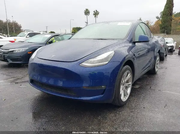 7SAYGDEE8NF504463 2022 TESLA MODEL Y - Image 2