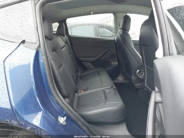 7SAYGDEE8NF504463 2022 TESLA MODEL Y - Image 8