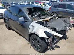 7SAYGDEE8NF511588 2022 TESLA MODEL Y