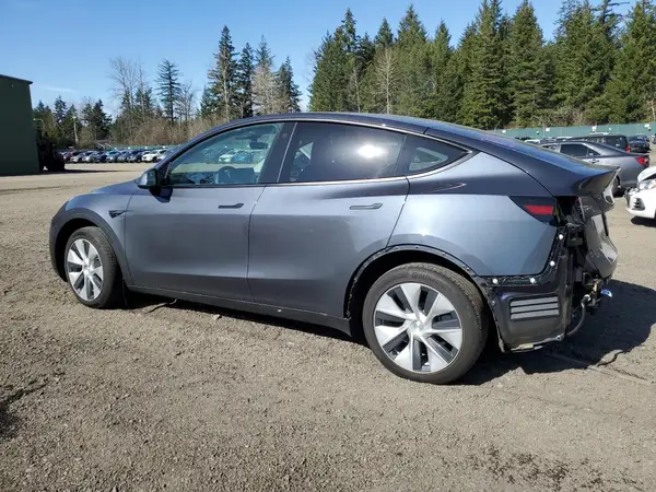 7SAYGDEE8NF518847 2022 TESLA MODEL Y - Image 2