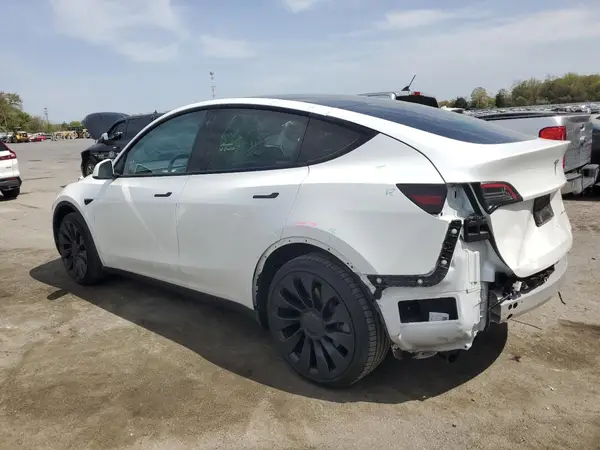 7SAYGDEE8NF524454 2022 TESLA MODEL Y - Image 2