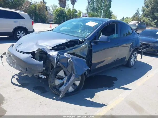 7SAYGDEE8NF542260 2022 TESLA MODEL Y - Image 2