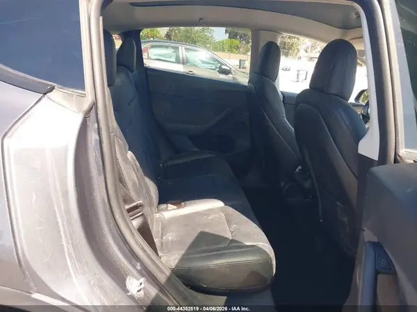 7SAYGDEE8NF542260 2022 TESLA MODEL Y - Image 8