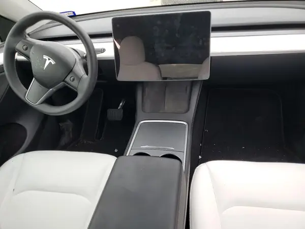7SAYGDEE8NF549676 2022 TESLA MODEL Y - Image 8