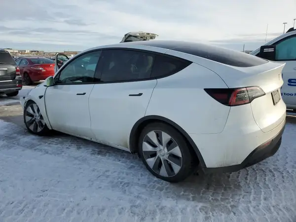 7SAYGDEE8NF549841 2022 TESLA MODEL Y - Image 2
