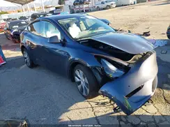 7SAYGDEE8NF555705 2022 TESLA MODEL Y