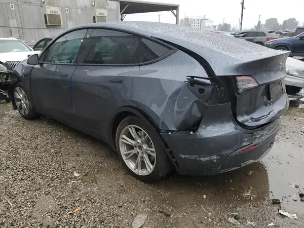 7SAYGDEE8NF555915 2022 TESLA MODEL Y - Image 2
