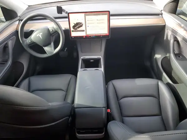 7SAYGDEE8NF556384 2022 TESLA MODEL Y - Image 8