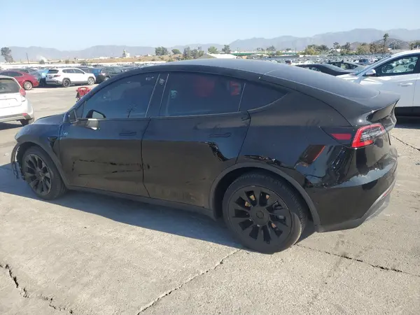 7SAYGDEE8NF557969 2022 TESLA MODEL Y - Image 2