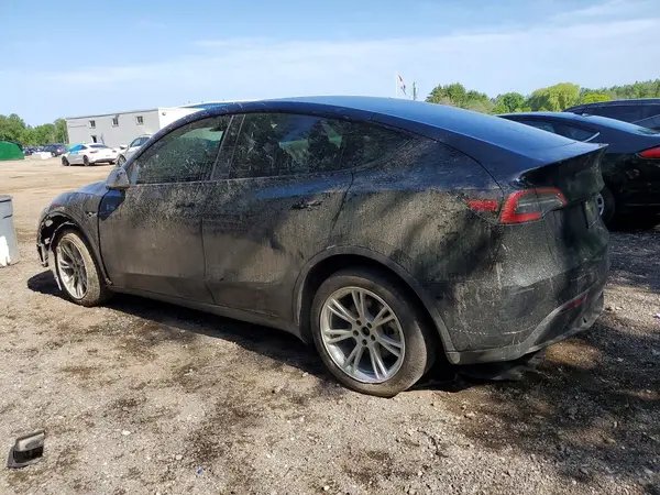 7SAYGDEE8NF565523 2022 TESLA MODEL Y - Image 2