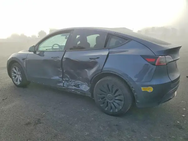 7SAYGDEE8NF571158 2022 TESLA MODEL Y - Image 2
