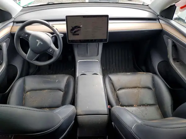 7SAYGDEE8NF574688 2022 TESLA MODEL Y - Image 8