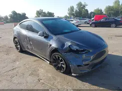 7SAYGDEE8NF574691 2022 TESLA MODEL Y