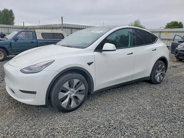 7SAYGDEE8NF574805 2022 TESLA MODEL Y - Image 1