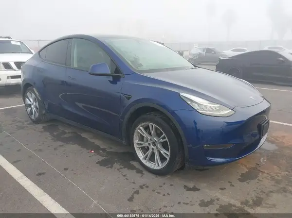 7SAYGDEE8NF576084 2022 TESLA MODEL Y - Image 1
