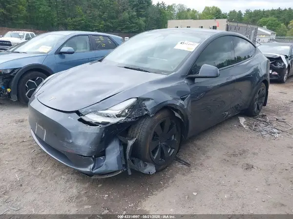 7SAYGDEE8PA023354 2023 TESLA MODEL Y - Image 2