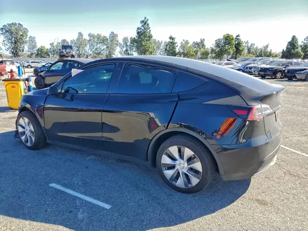 7SAYGDEE8PA025170 2023 TESLA MODEL Y - Image 2