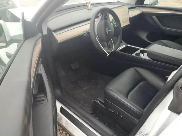 7SAYGDEE8PA028490 2023 TESLA MODEL Y - Image 8