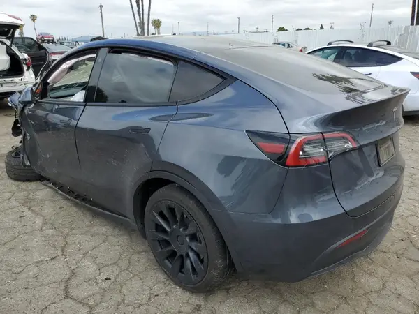 7SAYGDEE8PA029428 2023 TESLA MODEL Y - Image 2