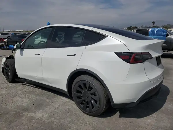 7SAYGDEE8PA030286 2023 TESLA MODEL Y - Image 2