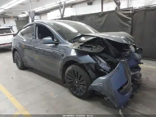 7SAYGDEE8PA033107 2023 TESLA MODEL Y - Image 1