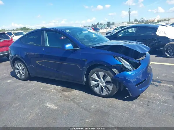 7SAYGDEE8PA033432 2023 TESLA MODEL Y - Image 1
