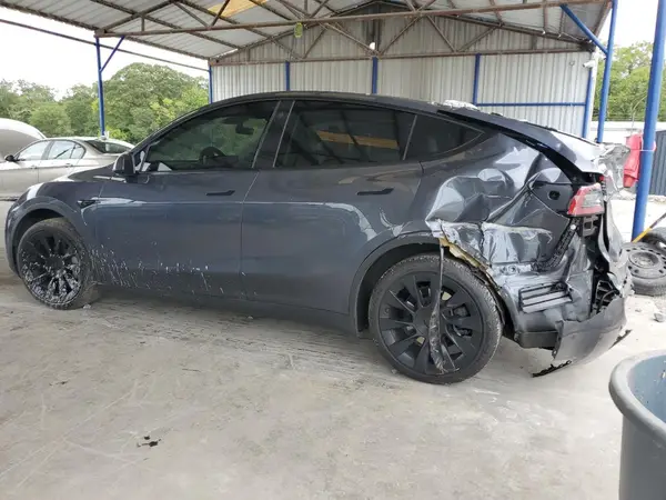 7SAYGDEE8PA033835 2023 TESLA MODEL Y - Image 2