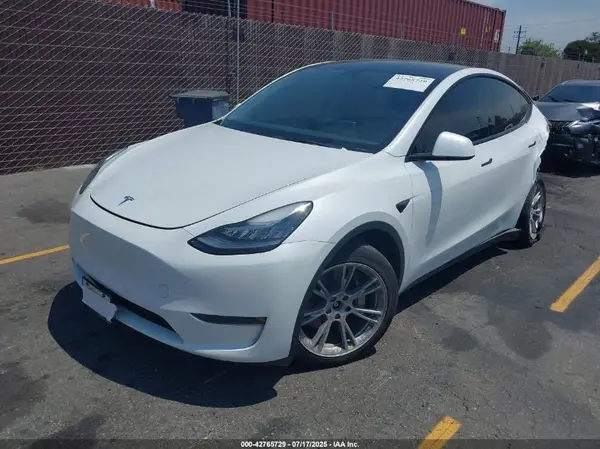7SAYGDEE8PA034371 2023 TESLA MODEL Y - Image 2